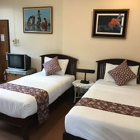 Baan Klang Vieng Hotel Chiang Mai Exterior photo