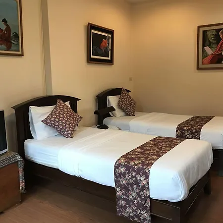 Baan Klang Vieng Hotel Chiang Mai Exterior photo