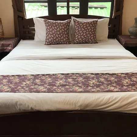 Baan Klang Vieng Hotel Chiang Mai Exterior photo