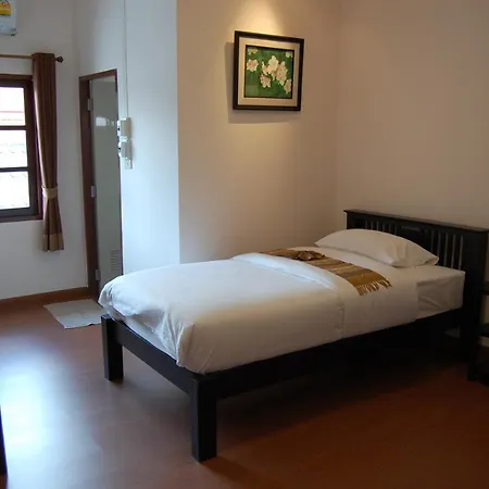 Baan Klang Vieng Hotel Chiang Mai Exterior photo