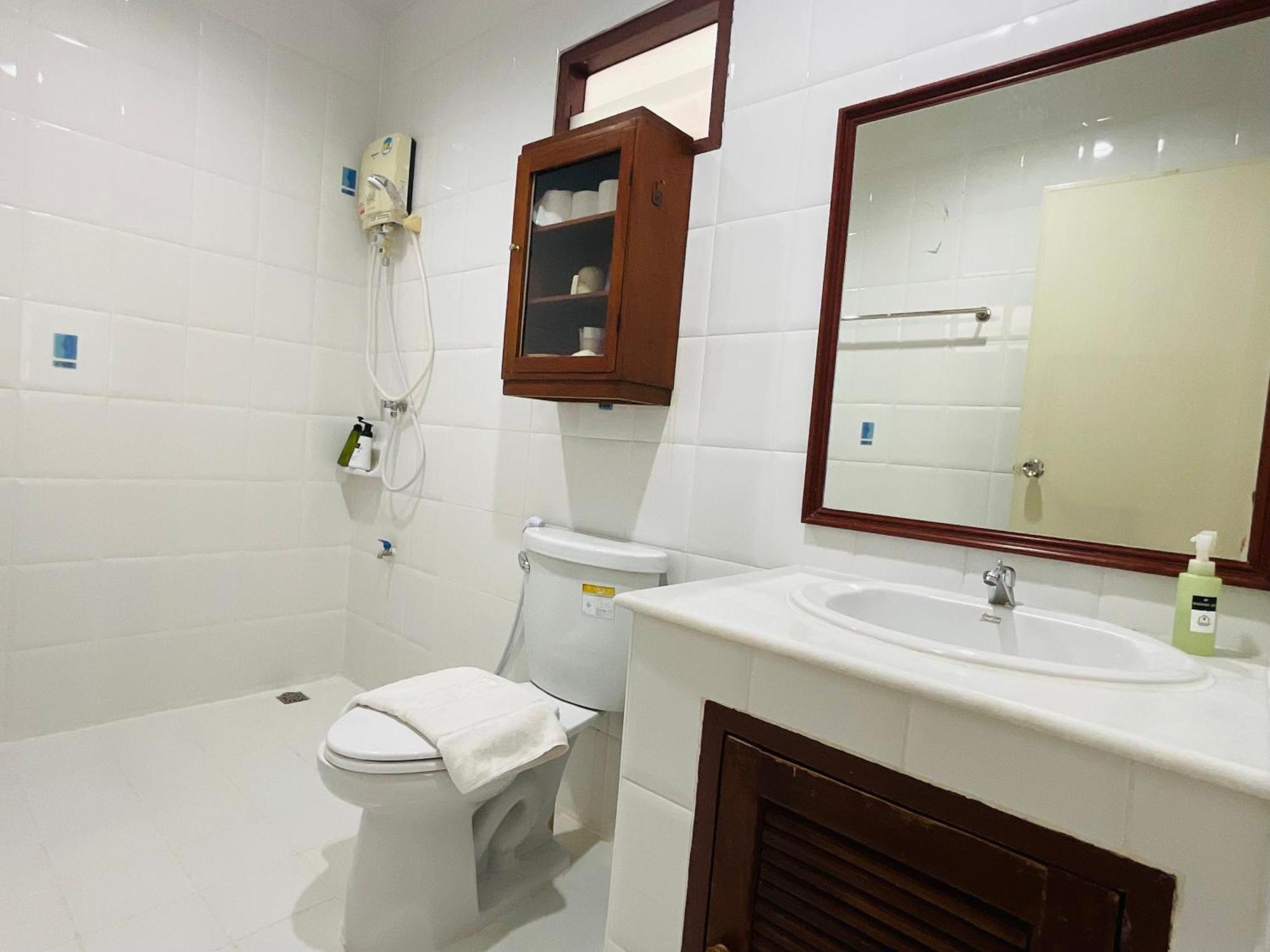Baan Klang Vieng 3* Чиангмай